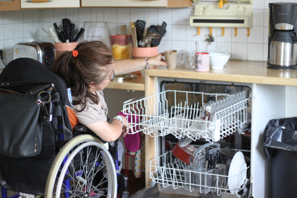 Un accompagnement et/ou une assistance aux actes de la vie quotidienne