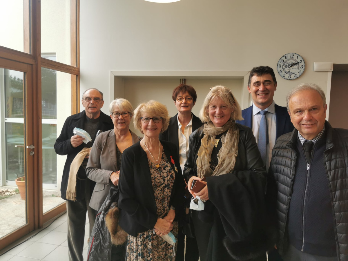 Cérémonie : Remise de l'insigne de chevalier dans l'ordre national de la Légion d'honneur